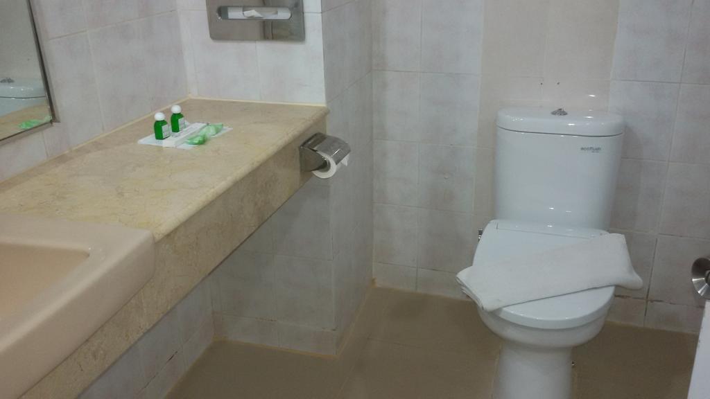 Hotel Sandjaja パレンバン エクステリア 写真