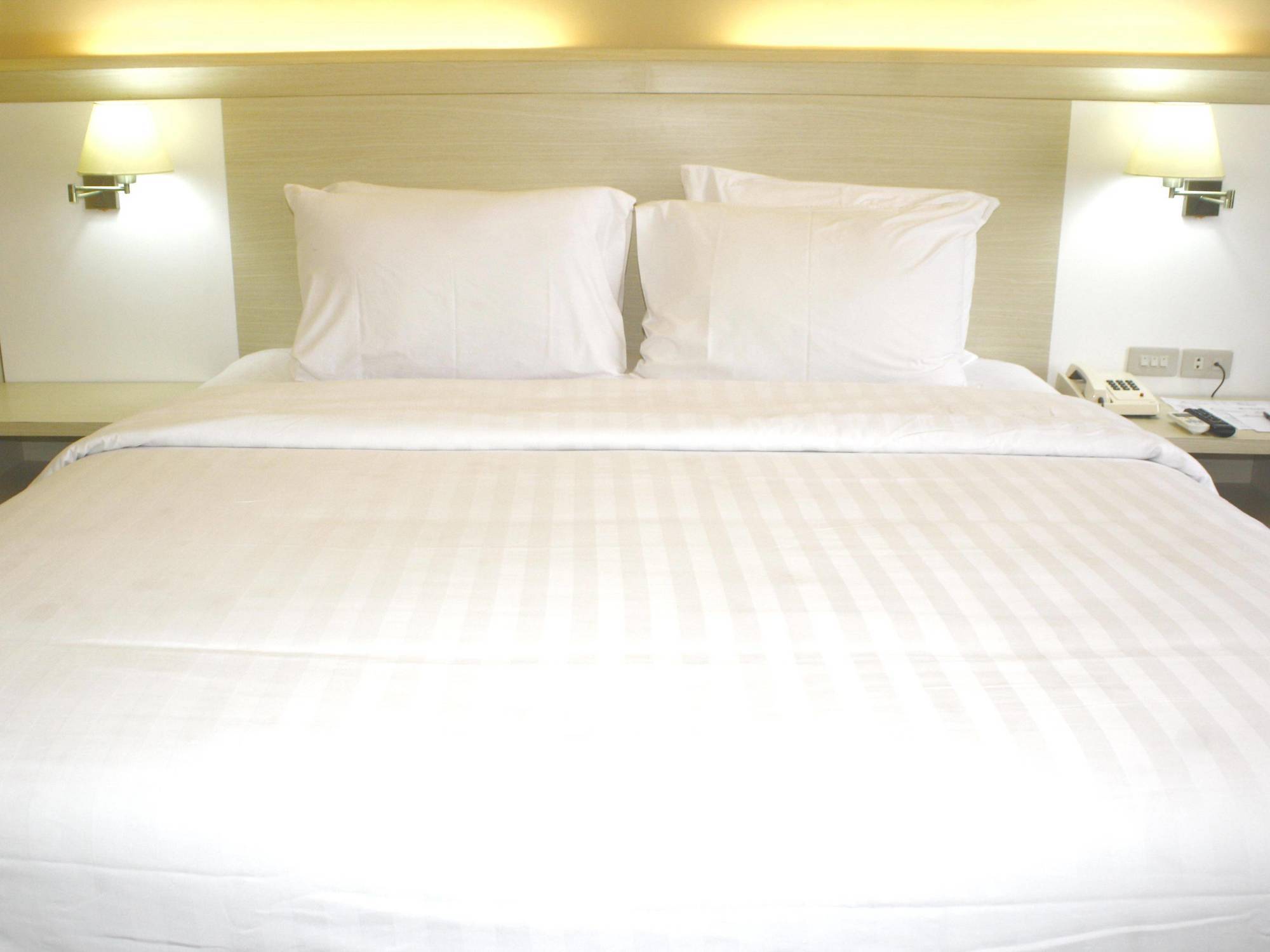 Hotel Sandjaja パレンバン エクステリア 写真