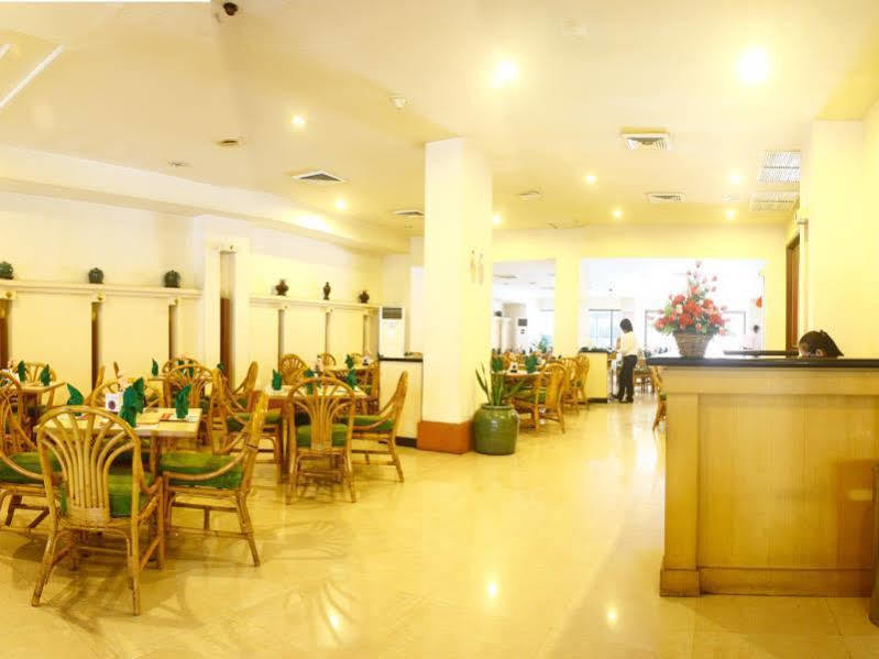 Hotel Sandjaja パレンバン エクステリア 写真